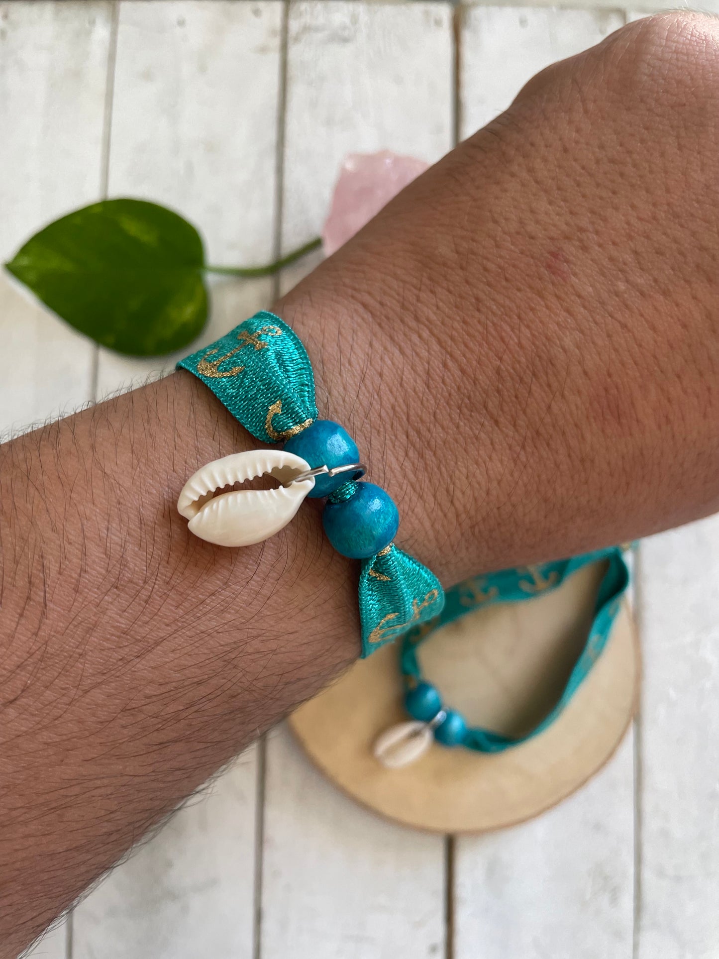 Elastic Shell Bracelet